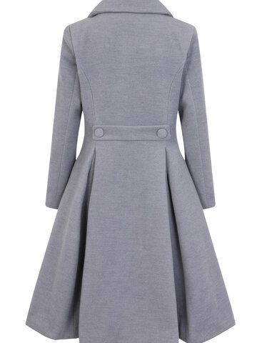 Tip na darček Sivý dámsky retro kabát s gombíkmi